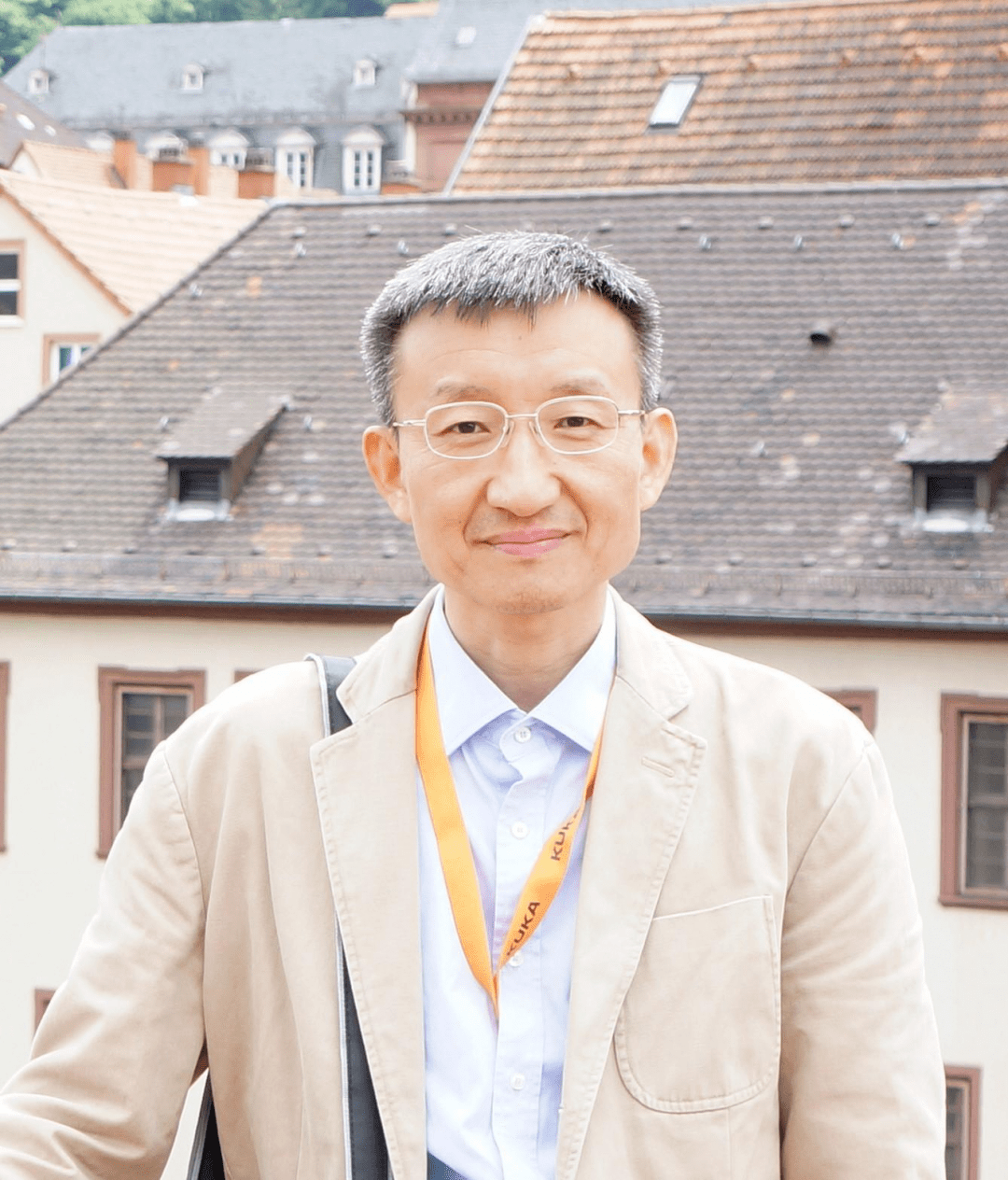 心系桑梓地,感恩母校情——校友宋志坚教授重返育英_宋教授