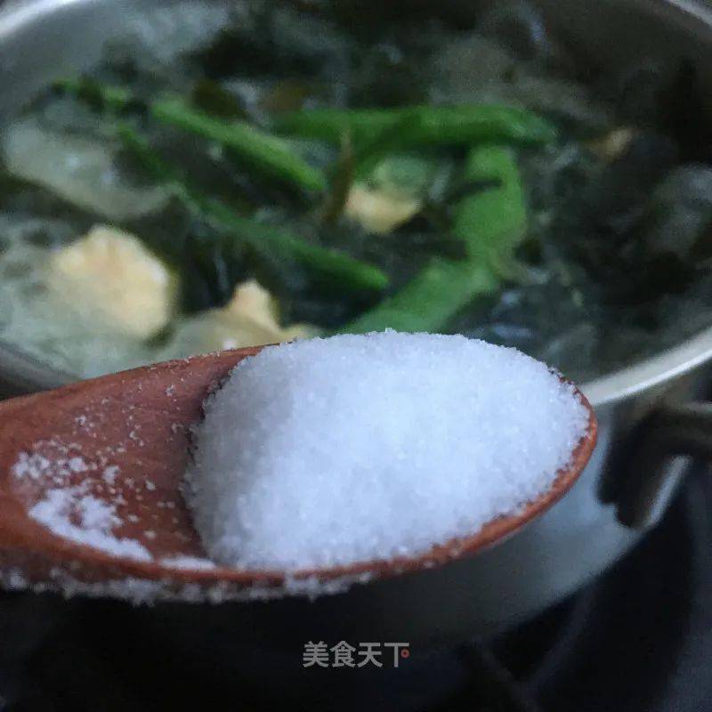 炖豆腐嫩鱼汤怎么做_嫩豆腐炖鱼汤_炖豆腐嫩鱼汤的做法
