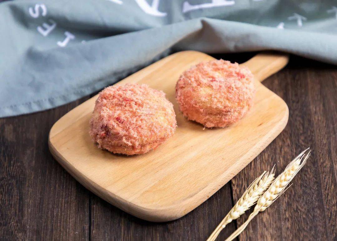 优美课堂网红爆款草莓肉松小贝粉嫩流心绝对美味