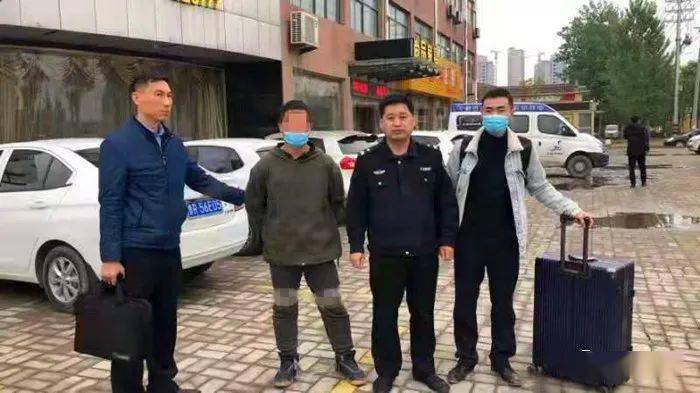 演员竟是犯罪嫌疑人菏泽一电影拍摄现场警方抓获一名伪军