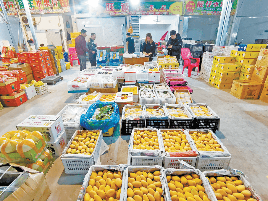 记者探营 | 华南农产品交易中心的一天_进货