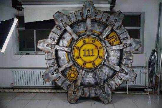 up主制辐射4111号避难所大门尺寸巨大看着过瘾