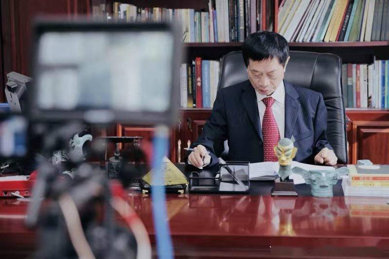 三星堆博物馆名誉馆长肖先进三星堆是我的情结贷款2000万元建博物馆开