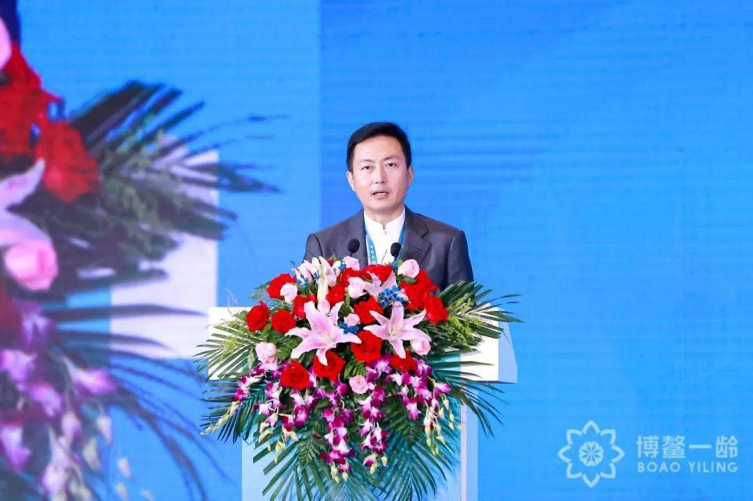 博鳌乐城国际医疗旅游先行区管理局党委委员,副局长刘哲峰在签约仪式