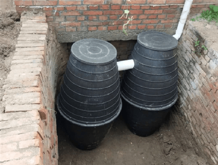 2.双瓮漏斗式厕所优点及适应性.