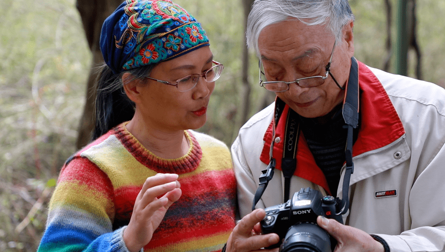 摄影今天跟随者我的脚步一起去看看那么现今老年人的晚年生活是什么样