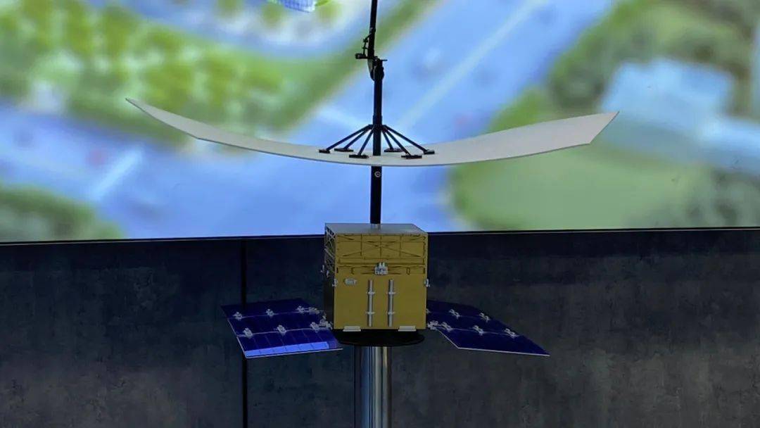 "齐鲁一号"模型上午11点20分,长征六号运载火箭成功将"齐鲁一号","