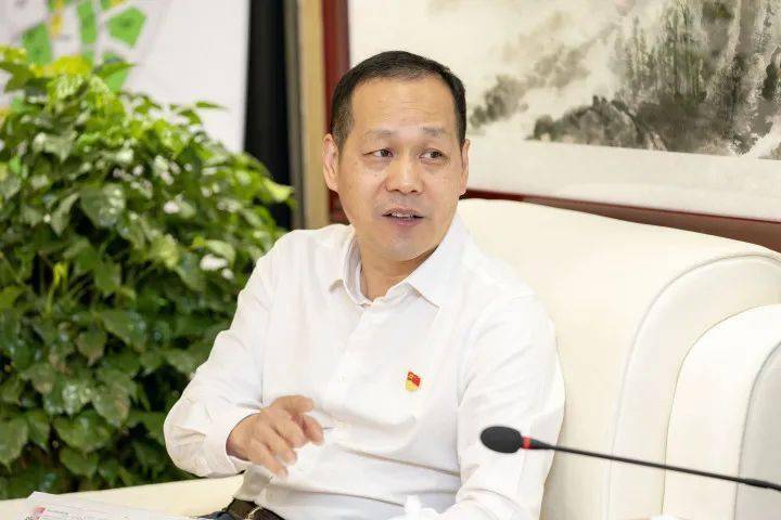 广清产业园党工委书记,管委会主任陈少初接受清远日报专访.