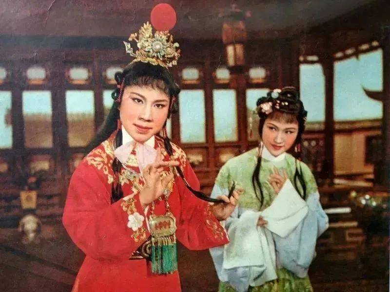 1958年,上海越劇院創排由徐玉蘭,王文娟等主演