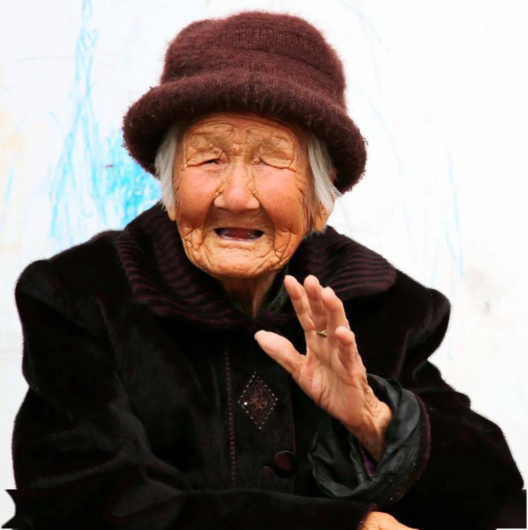 67676767百岁人家感党恩102岁李秀兰不是自夸我一辈子干啥啥