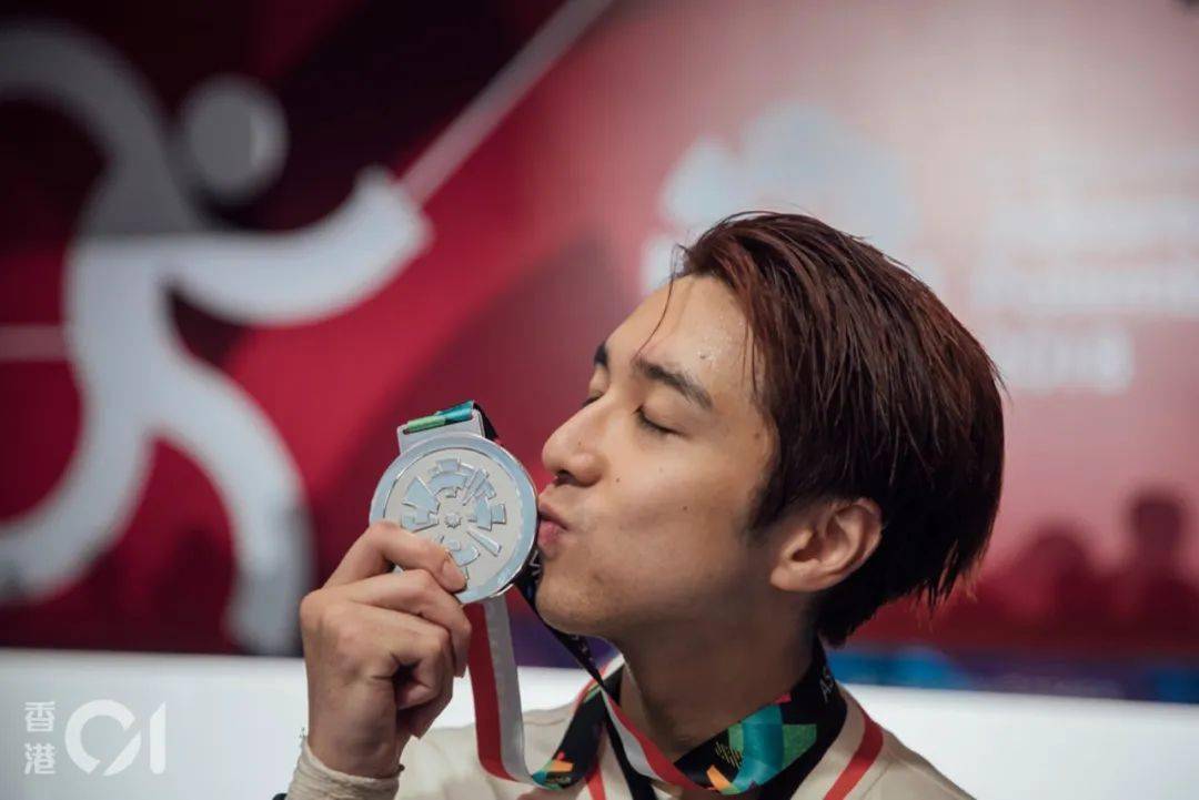 崔浩然退役两年后宣告复出 回归香港男花投入全职训练