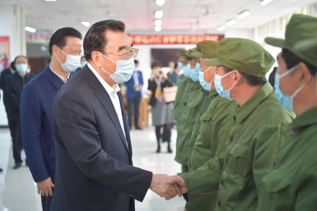 委员会驻会副主任张敬安,全国政协委员董强,王卫星,杨传松等参加调研