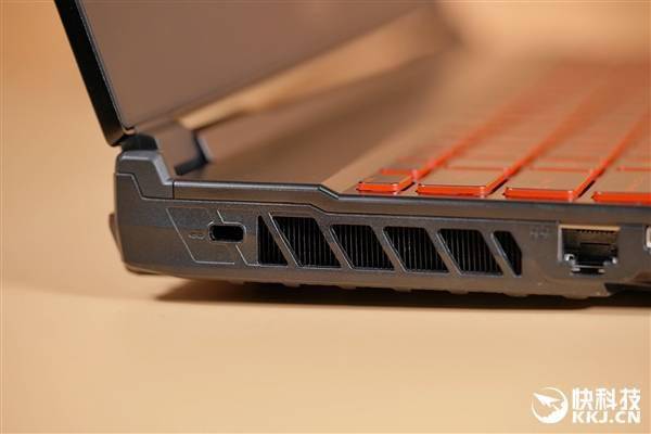 7499畅玩3a微星冲锋坦克2gl65图赏