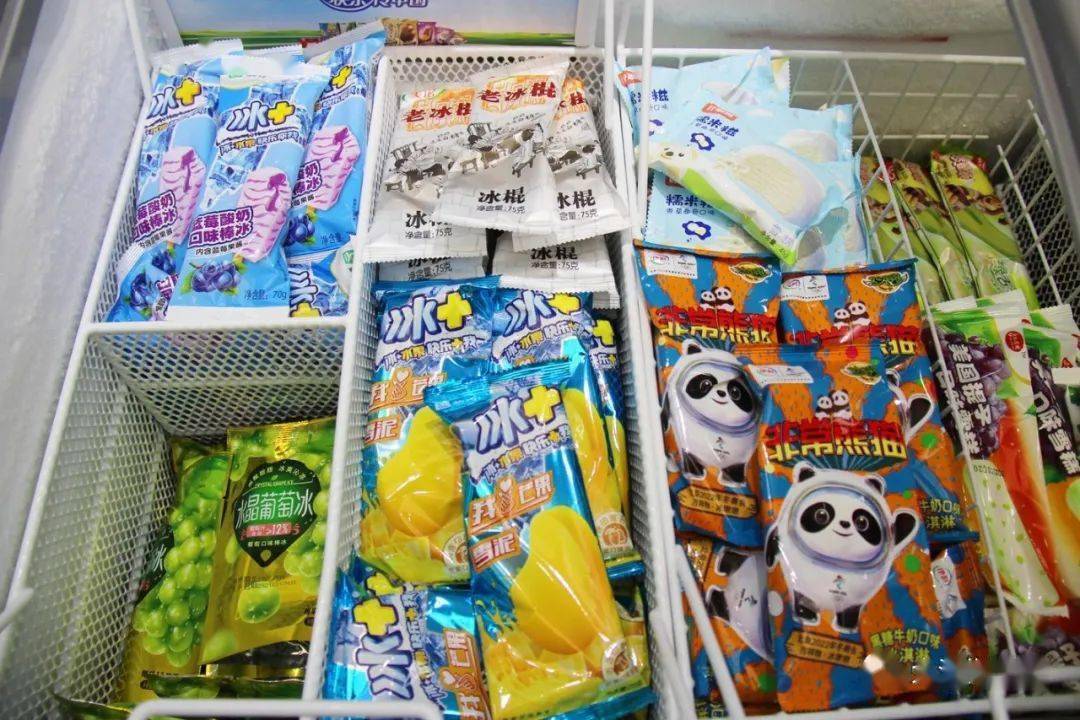 一口回忆杀的冰工厂一口奶香浓郁的玉米雪糕一口实在的赤豆冰棒一口绵