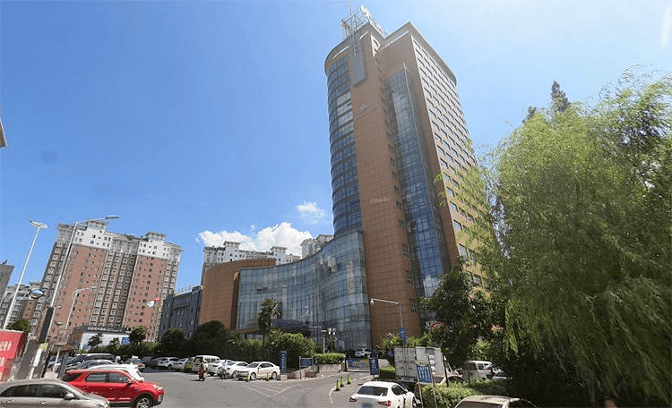 据爆料人介绍,近日,位于六安市皖西宾馆附近有一名孕妇(下称化名小梅)