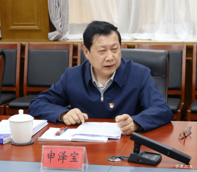 市级第八指导组副组长申泽宝同志对本次专题民主生活