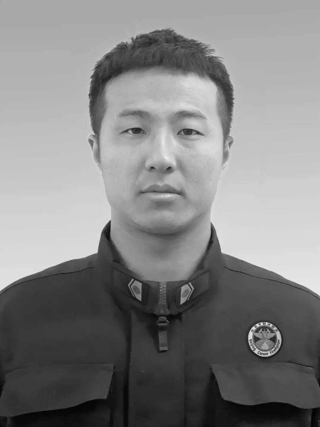 曹群,男,汉族,共青团员,1994年12月出生,河北张家口市宣化区人.