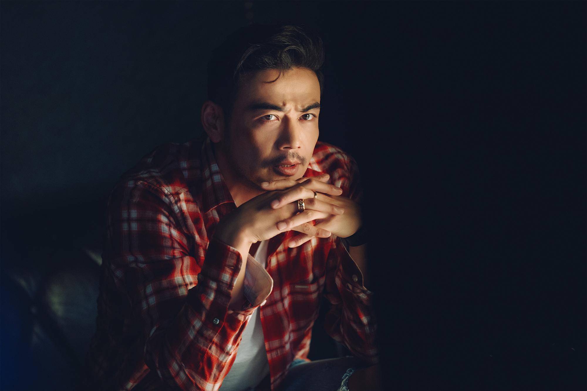 硬汉派男星段奕宏登时尚杂志47岁保养得当却被嘲油腻