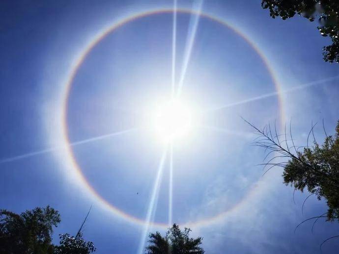 南昌天空今日现奇观!假期天气……_日晕