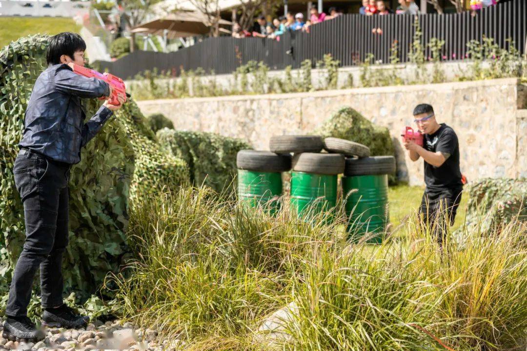 门头沟五一这儿真热闹音乐草坪派对逛集市真人cs喷涂鸦都在这