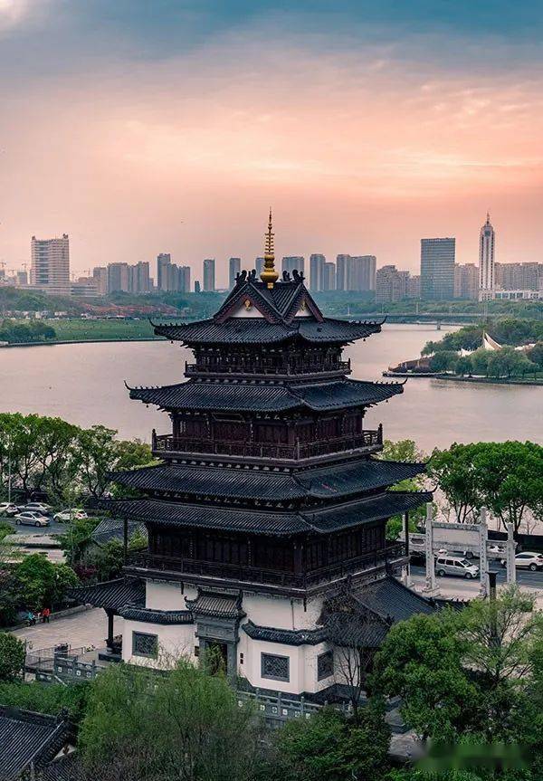 衢州市文昌阁始建于清康熙四十一年(1702年),最初用于供奉文昌帝君,是