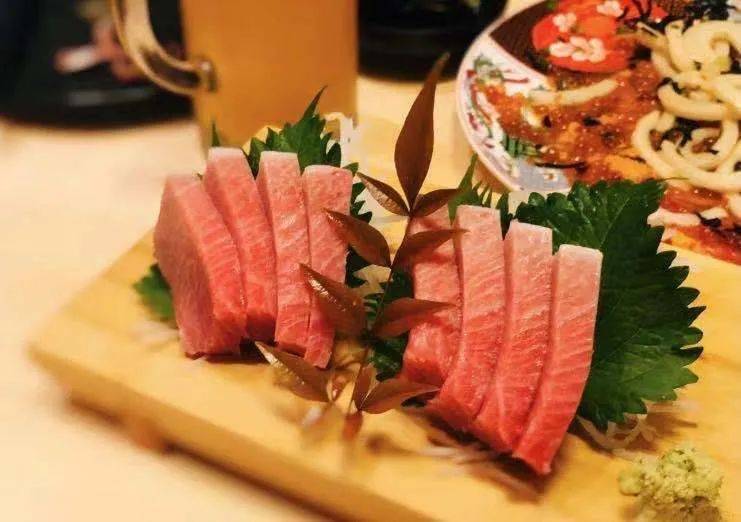 吃货小布搜食记丨烧烤、火锅、小龙虾……你想要的这里都有!小布夜宵秘密基地大曝光!