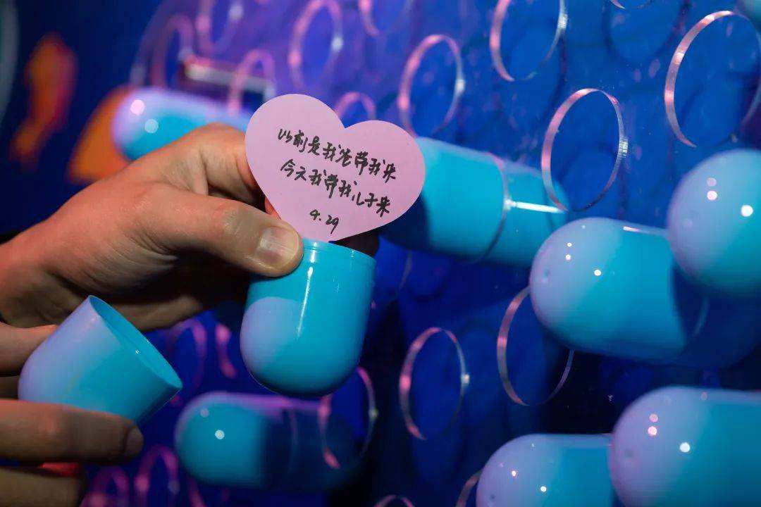 日前,长风海洋世界发起了"时光胶囊"留言征集活动,邀请家长和小朋友们