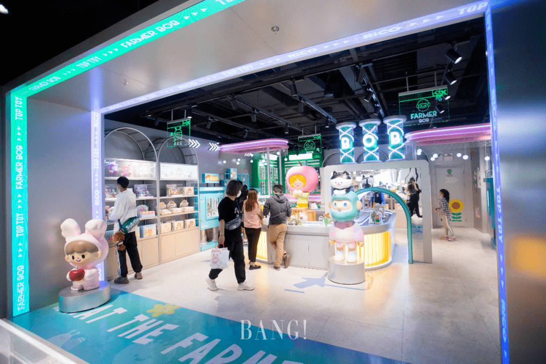 头号玩家超强潮玩集合店toptoy火爆魔都的秘密竟然是
