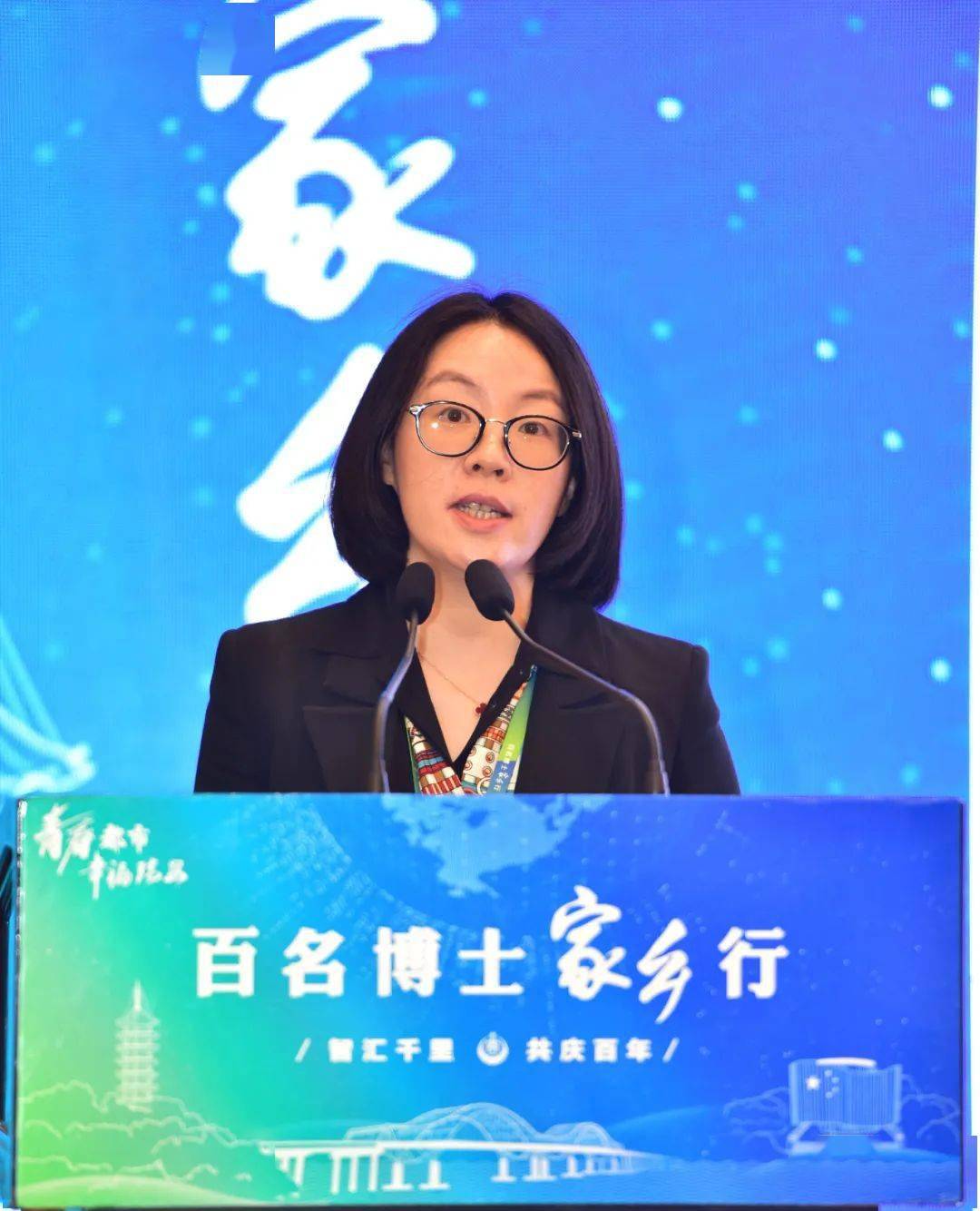 李丹△陈积明△潘秀莲△鲁育宗△张文宇△夏炜△张文宏市融媒体中心