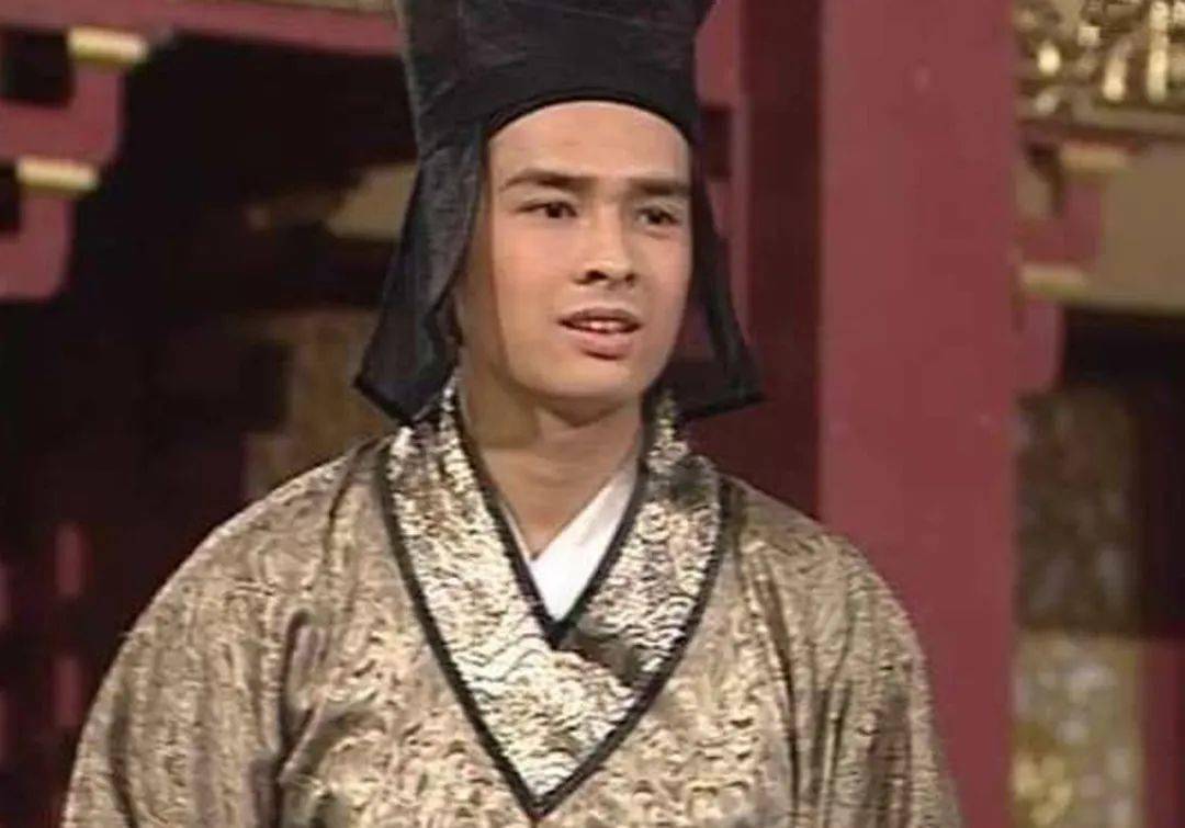 出道即与朱茵演情侣离巢16年如今45岁发福回tvb拍重头剧