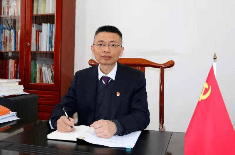 下面,一起来看萍乡市湘东区委常委,区委组织 部 部长 杨波同志和宜春