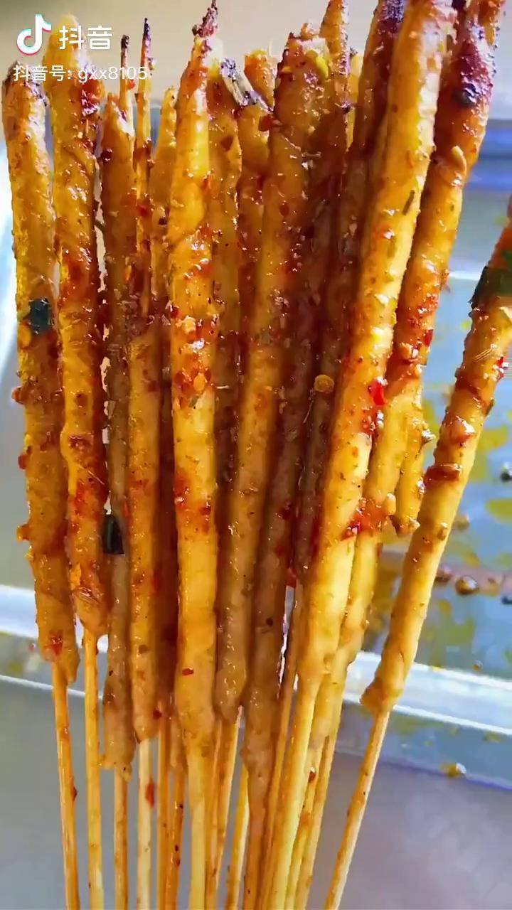 美食趣胃计划10块30串的网红烤面筋居然还能赚6块钱铁板烤面筋