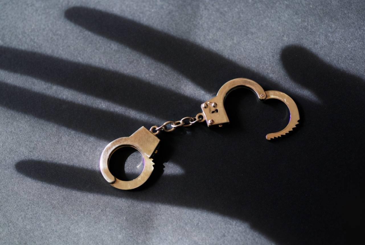 河南挂牌督办重大保护伞案 12名公职人员被查处