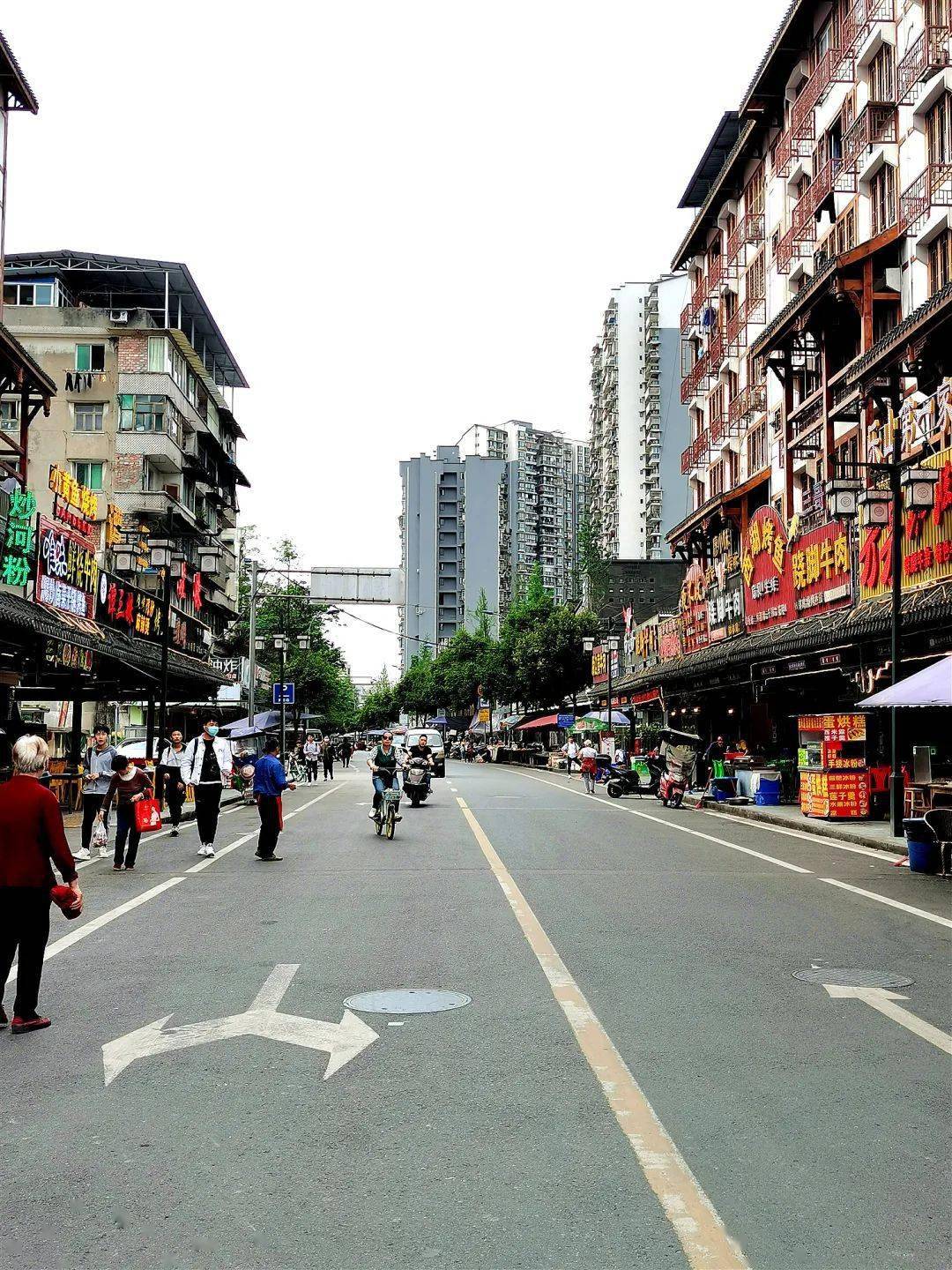 这条藏在张公桥背后的800米老街承包了一代乐山人的记忆