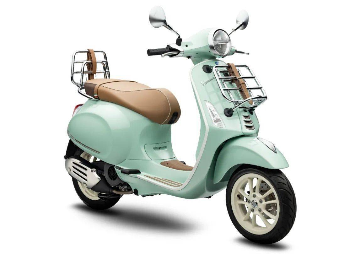 标配前后行李架承载你的春意心情vespapicnic假日野餐特别版