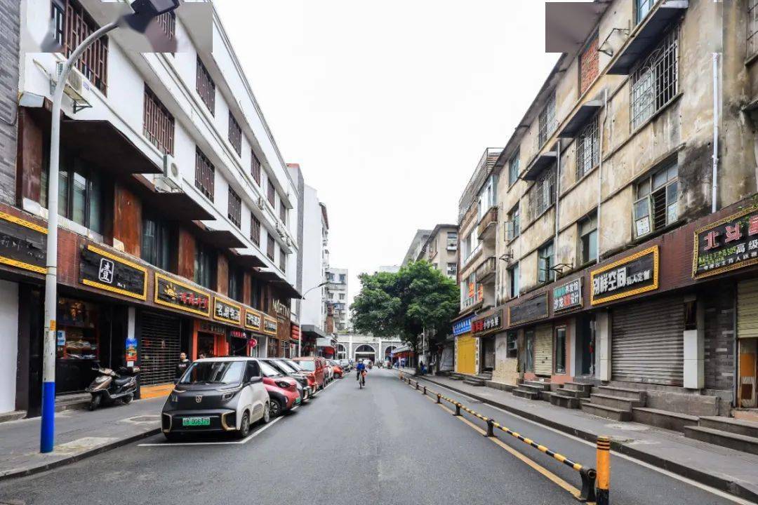 天府路楼上住人楼下开店卖小五金的太平西街大同巷还有至今仍有中草