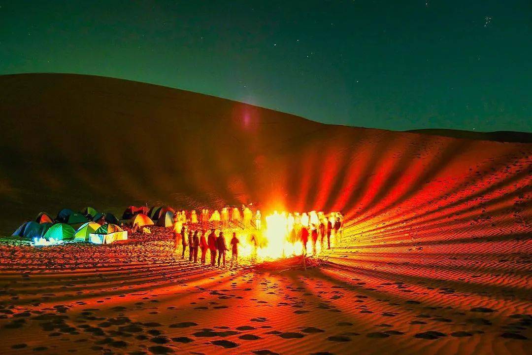 沙漠篝火晚会