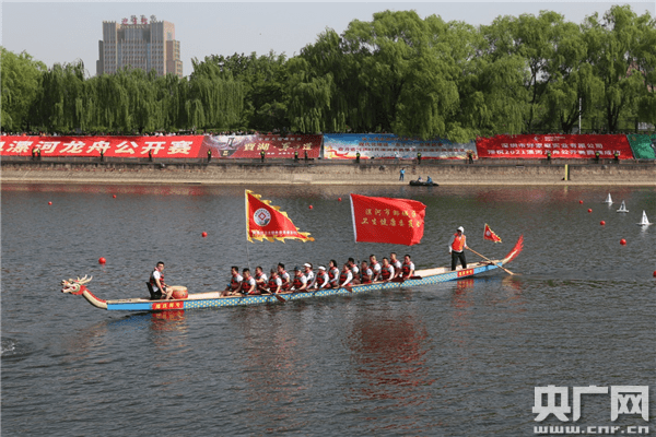 漯河市郾城区卫健委龙舟队勇夺漯河龙舟大赛三项冠军