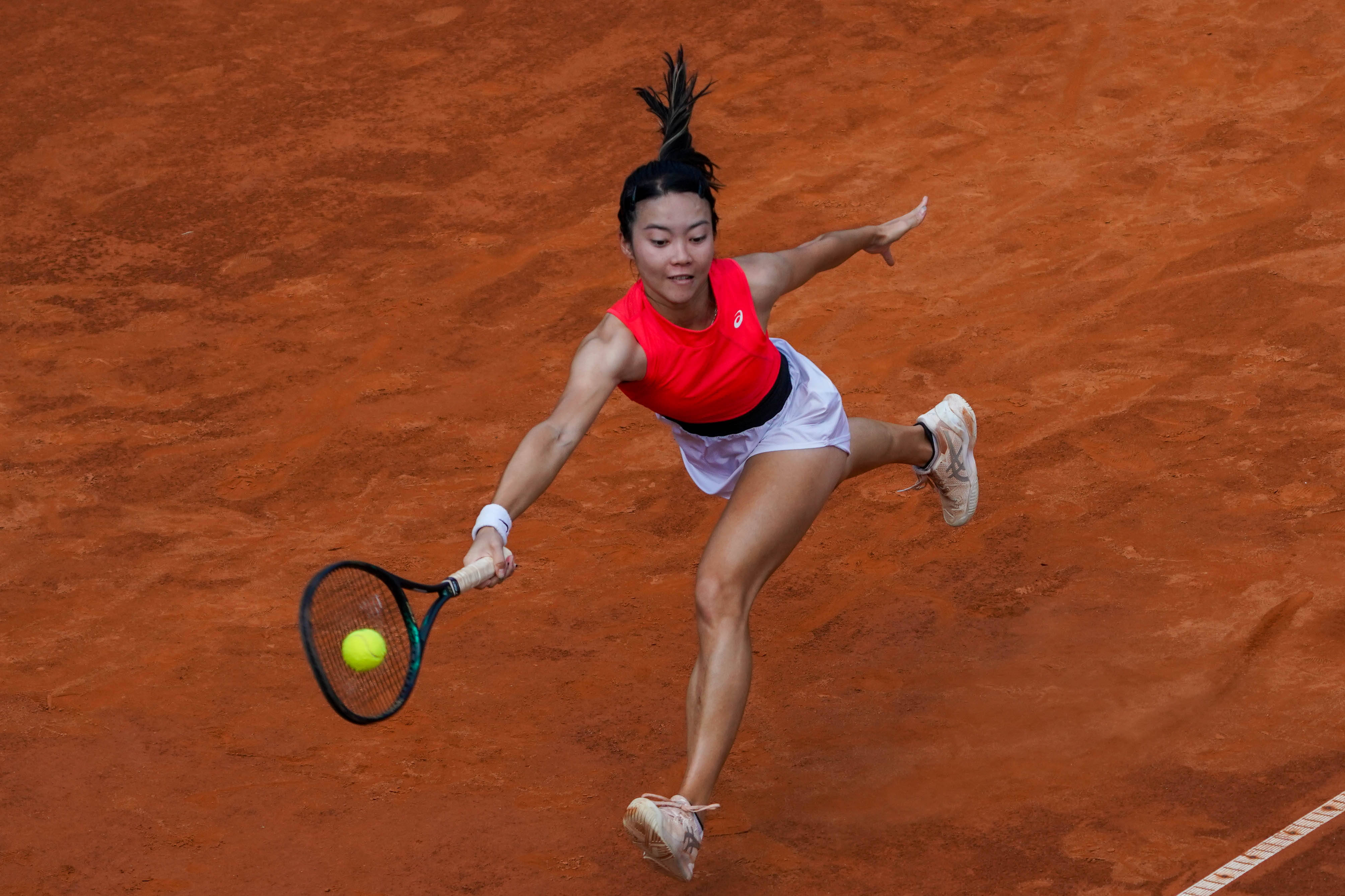 网球——中国巡回赛安宁站:王美玲夺得女单冠军