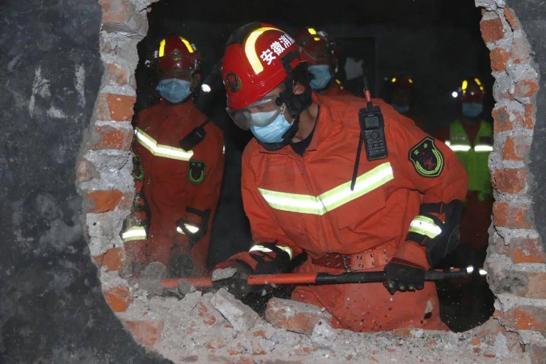 快速反应利剑出鞘丨淮北消防开展2021年度地震救援实战拉动演练