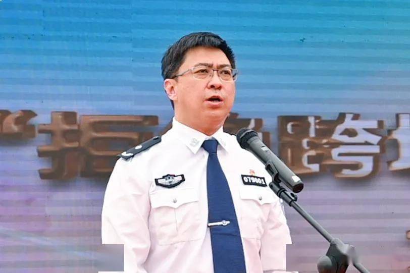 副州长,州公安局党委书记,局长彭山出席启动仪式,并宣布文山州全民"