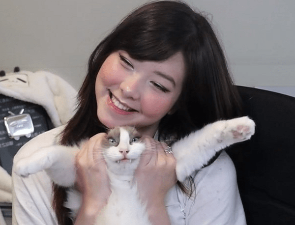 但是马玉米只是一位签约主播,她可以选择在巴西直播