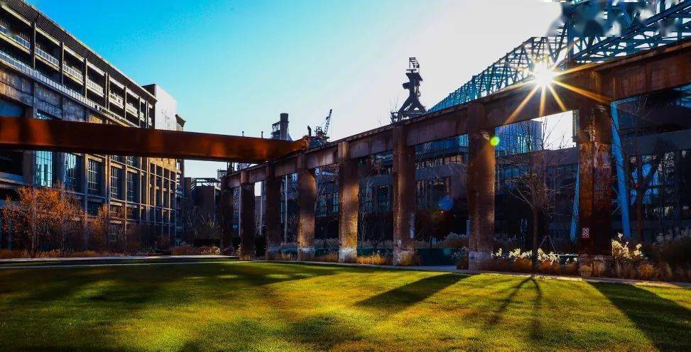 人民日报:北京首钢园,新功用流淌在旧空间