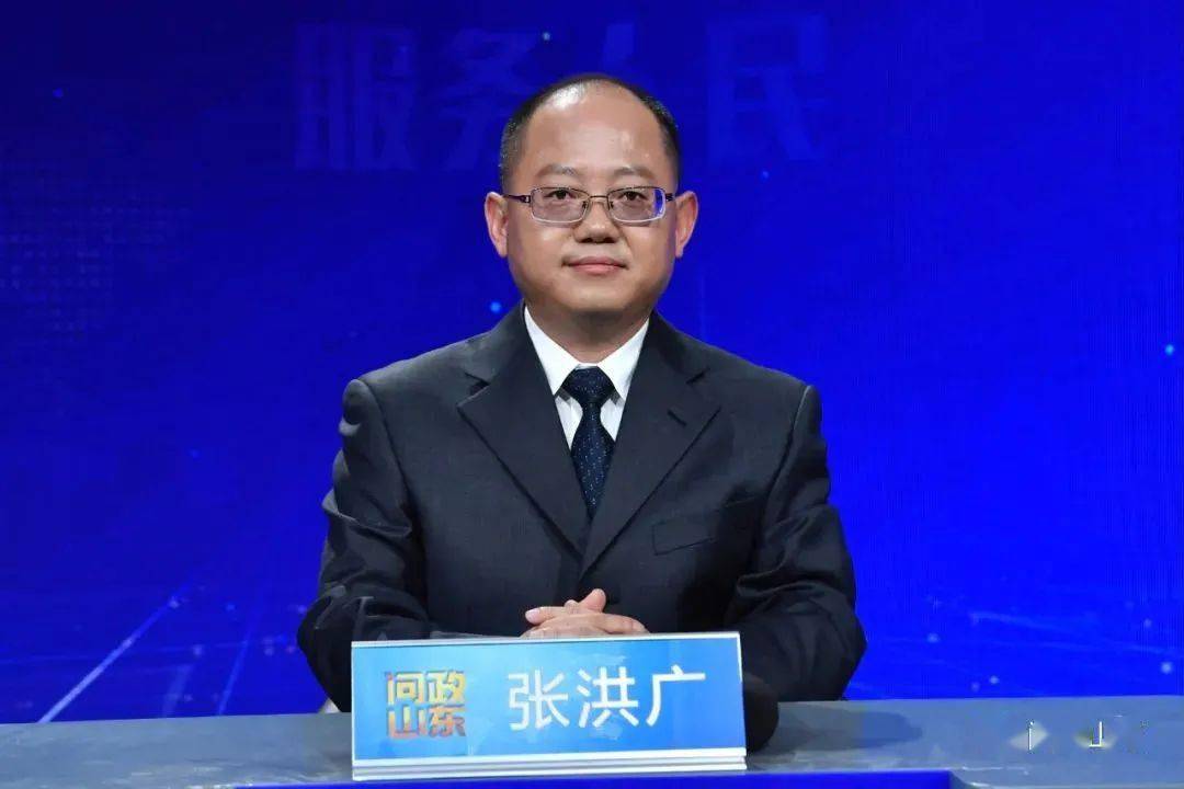 针对片中工作人员说的"错了也不关我们的事",省气象局副局长张洪广