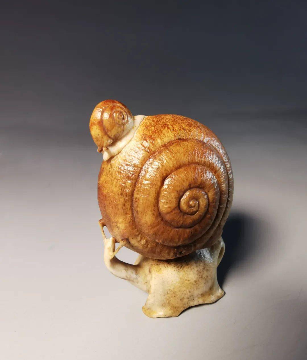 当代竹雕秋人作品