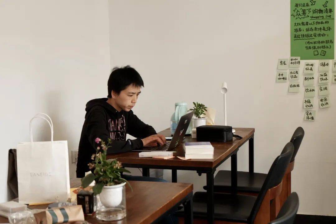 我们在新办公室给你留了个工位〡五月第一则简讯