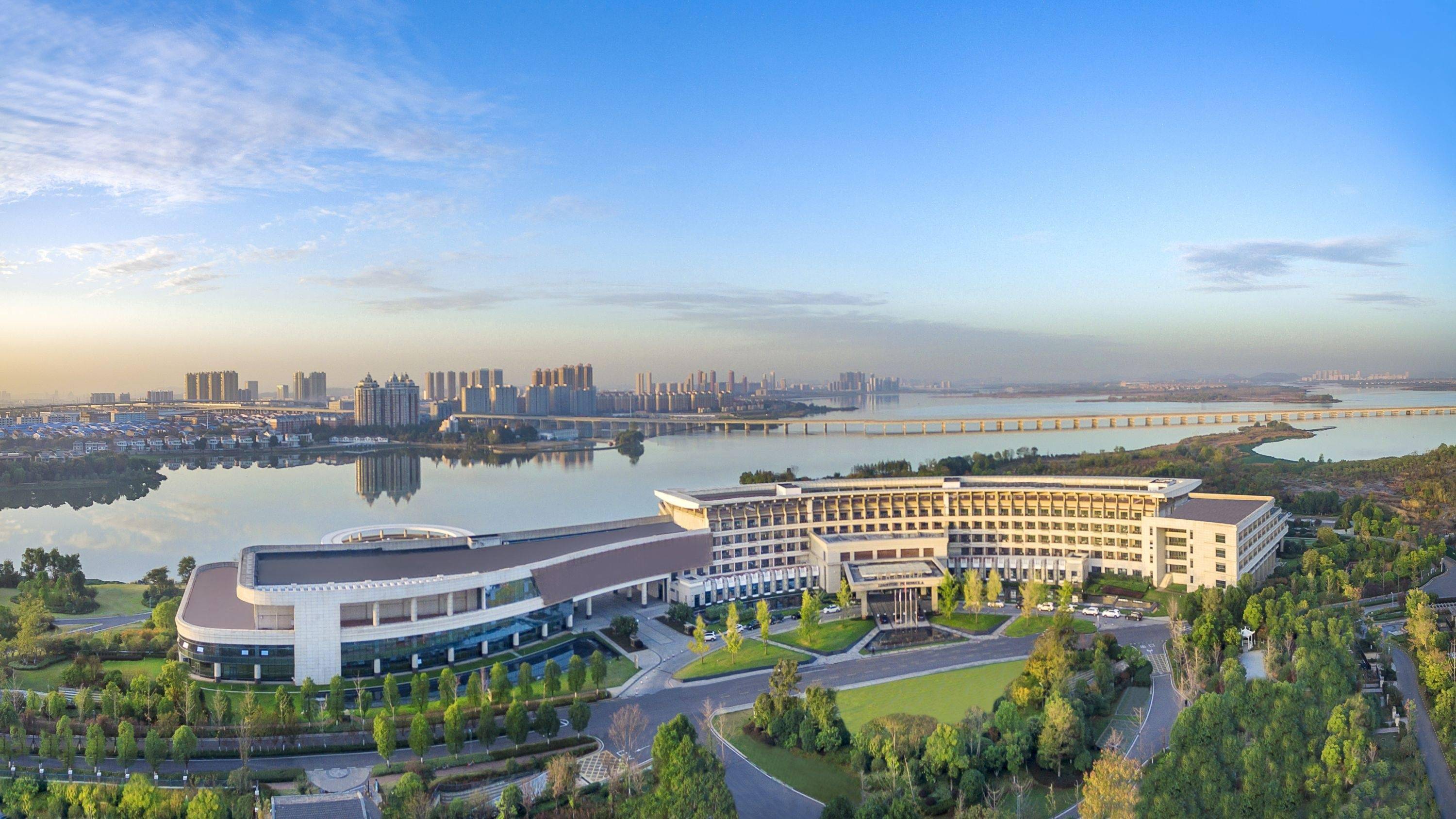 政策辅导,纾解困难,武汉经开区住建局助力企业发展