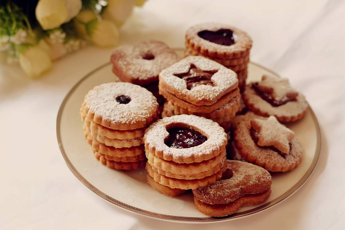 哪些食物属于高糖高热量食物 7d9cf23a9cb94f55b646de6a67a5ec1c.jpeg