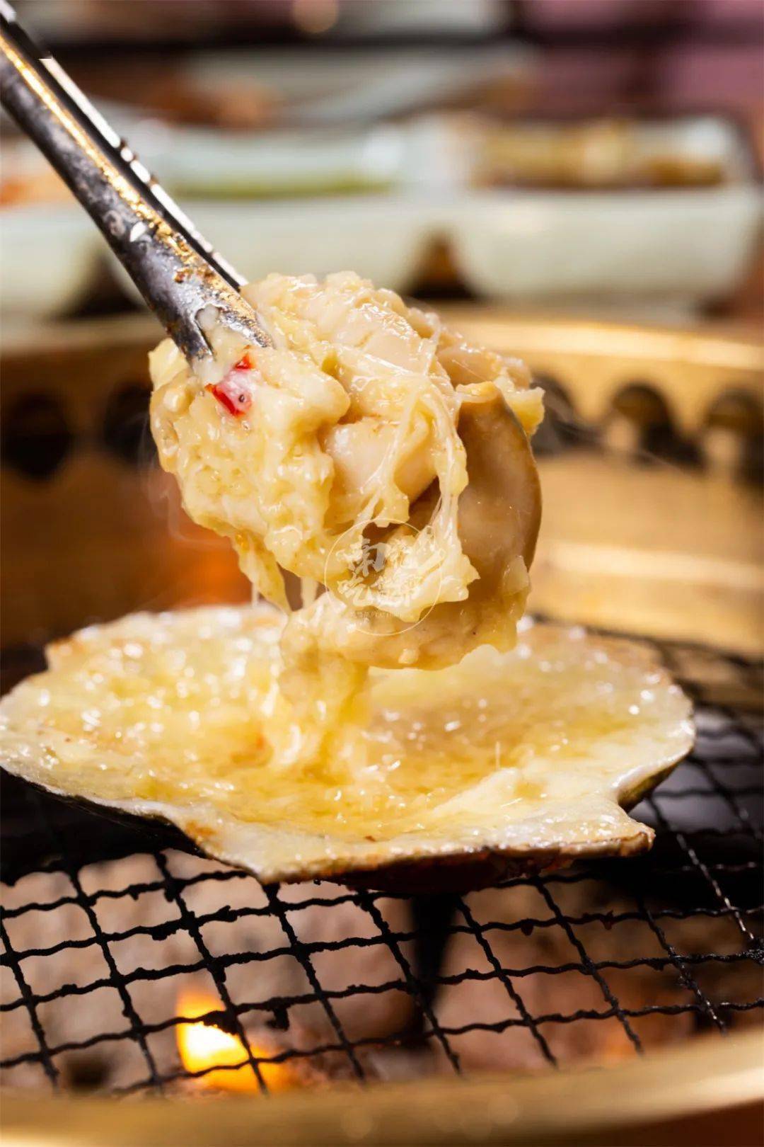 扇贝肉肥美厚实,超级大一颗,再裹上芝士,奶香与扇贝的鲜香在口中同时