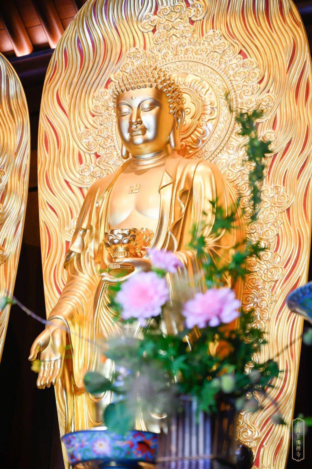 文殊圣诞供花丨精进不辍种善因,前程锦绣节节高_菩萨